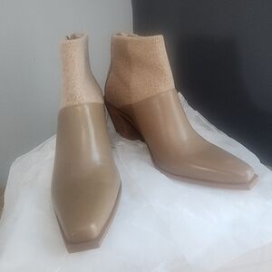 BNIB Charles David Fallyn Wool Bootie Size 8.5